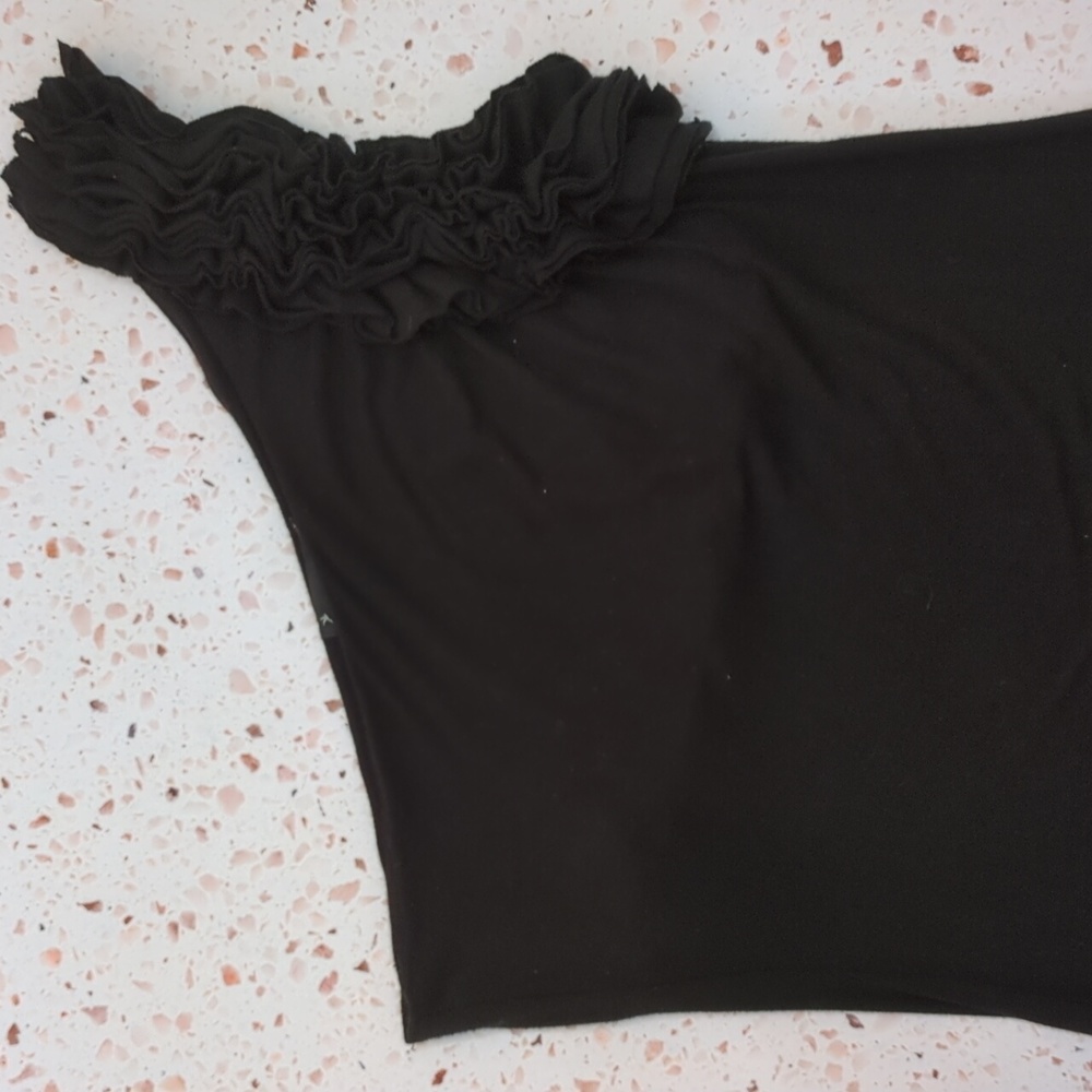 Twentyone |  Dramatic One Shoulder  Ruffle Shoulder Black Rayon Knit | L